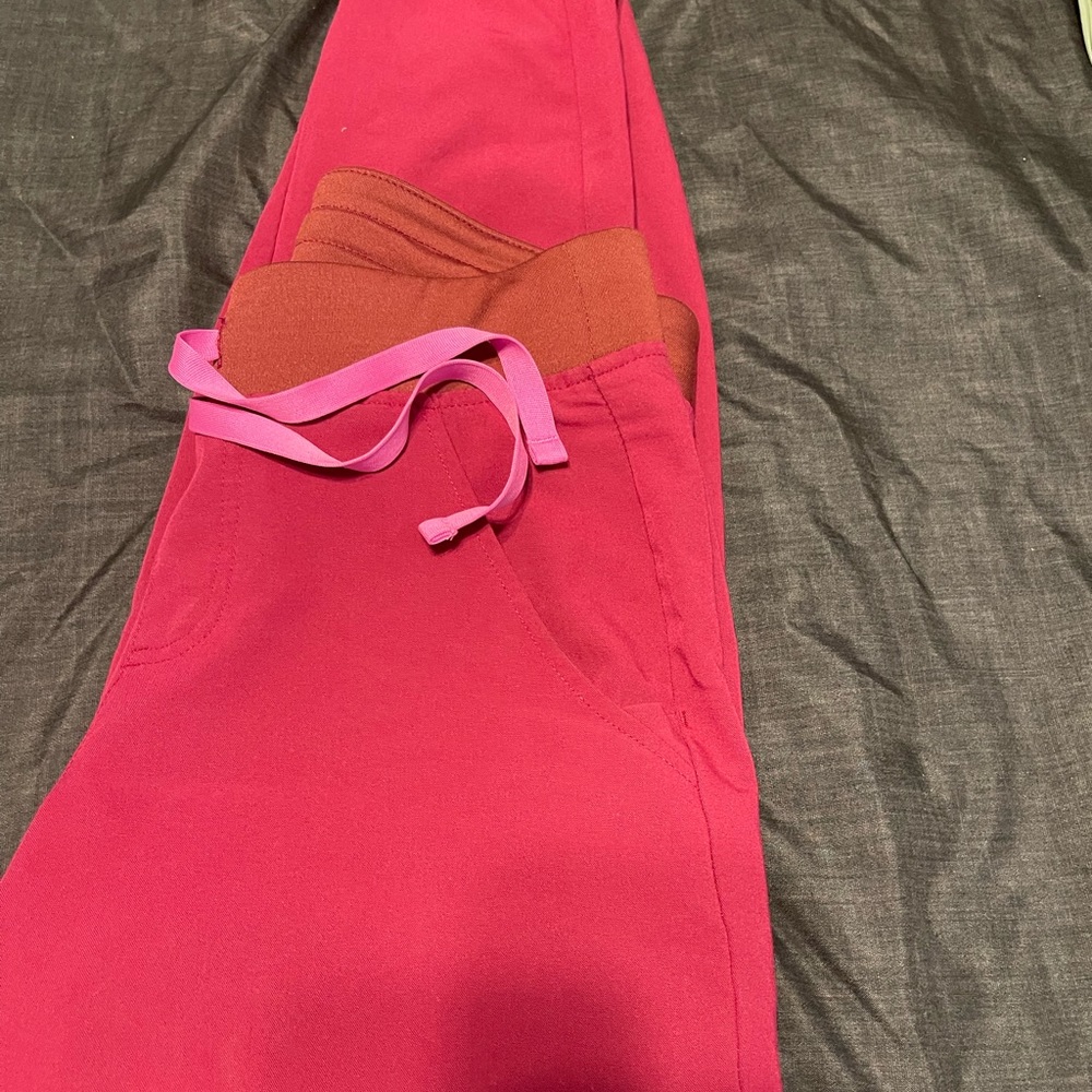 Fig scrub pants!